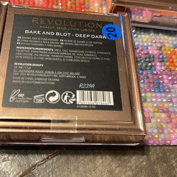 Revolution Bake and Blot in Deep Dark and Peach (2) - Picture 3 of 4